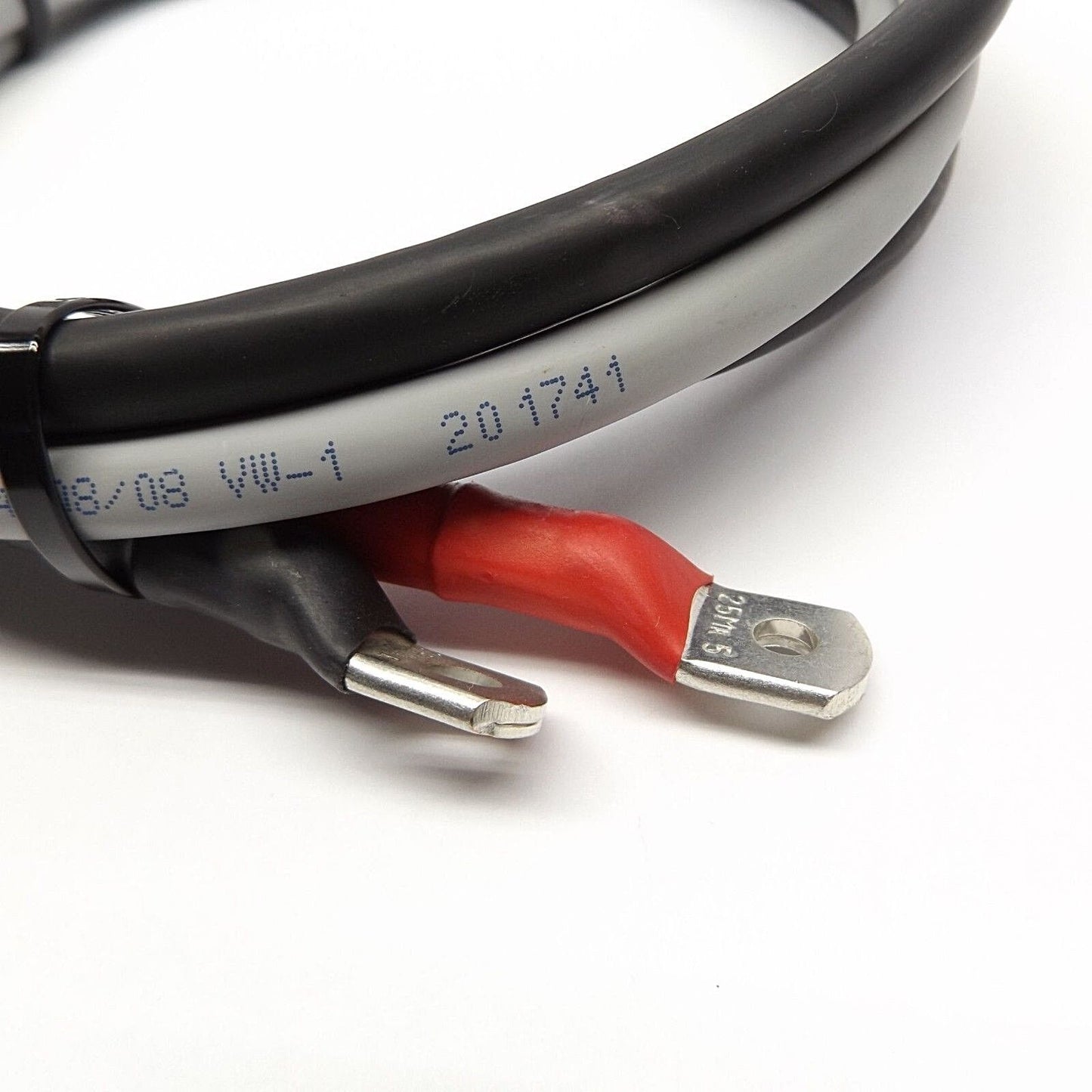 AMPHENOL  FCi 2046131/12/-W35.4 POWER CABLE 56" LONG RED & BLACK LEADS