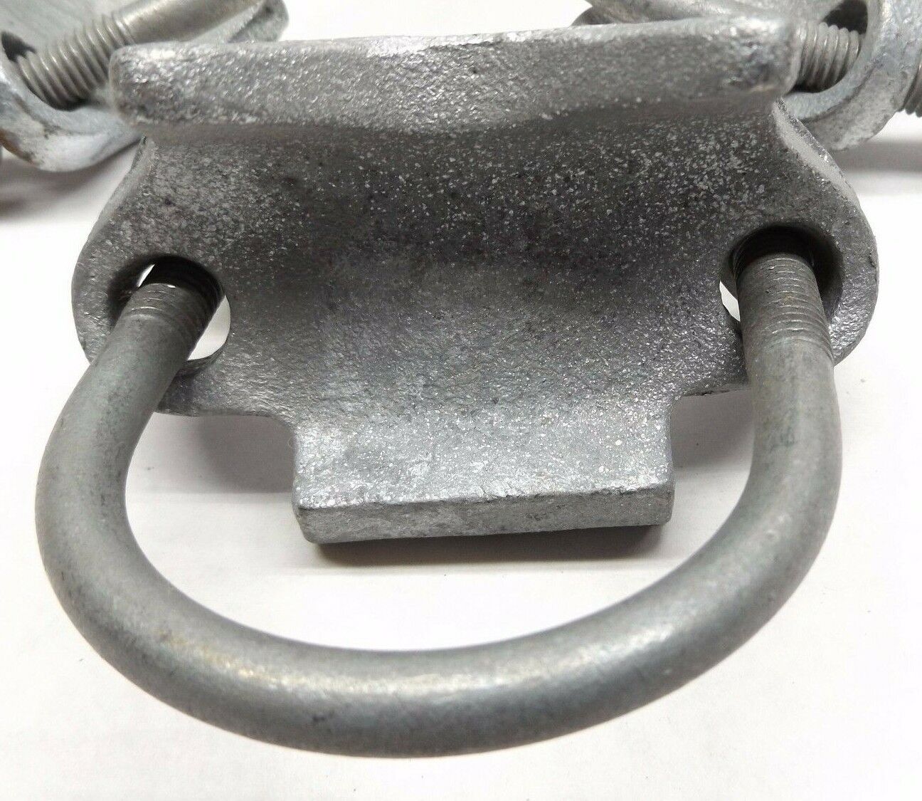 (1) MADISON ELECTRIC 346 MALLEABLE IRON 2" RIGHT ANGLE CLAMP