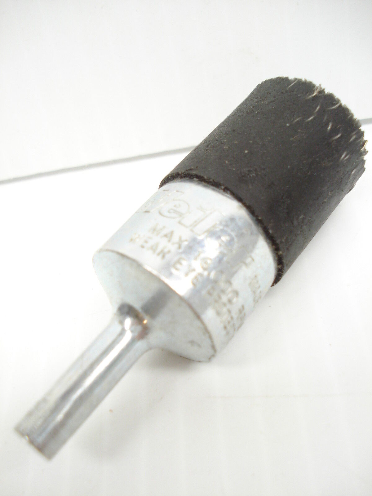 (1) WEILER 35584 PEBH-21 3/4" ENCAPSULATED WIRE END BRUSH