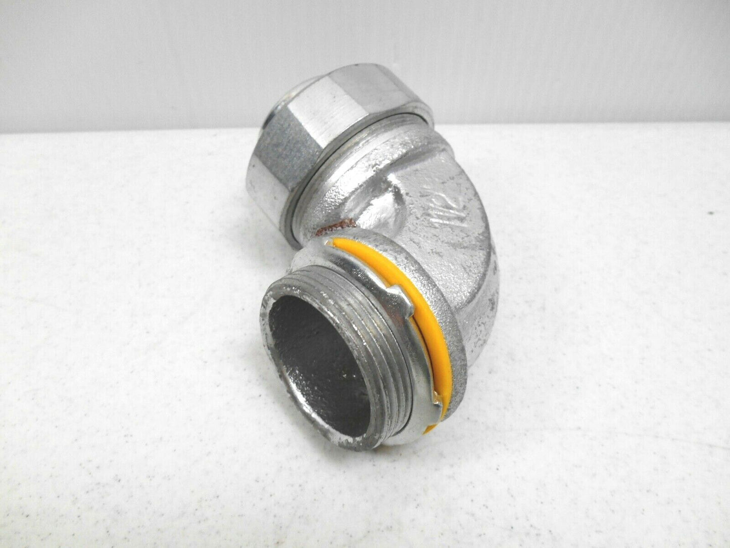 (1) CROUSE-HINDS LT15090 1-1/2" 90 DEGREE LIQUID TIGHT CONNECTOR UNINSULATED